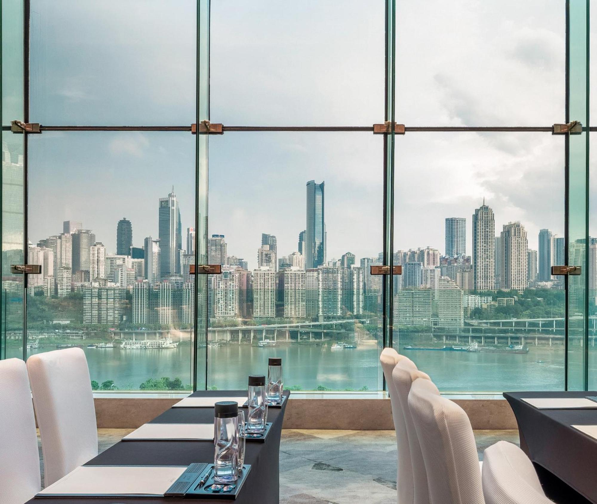 מלון Regent Chongqing - Complimentary 1St Round Mini Bar Daily מראה חיצוני תמונה